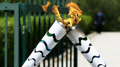 Protesters extinguish Olympic torch